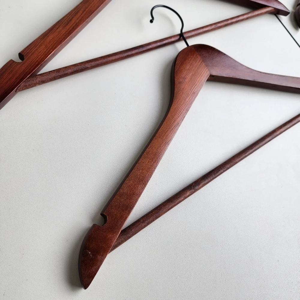 Pack Of 8 Natural WOOD HANGER 18